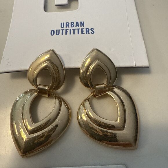 Urban Outfitters Lot of 8 Pairs GoldTone, Butterfly, Heart, Flowers Earrings NWT - Picture 6 of 9